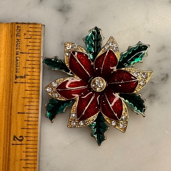 8 Christmas Themed Vintage Gold Tone Enamel and Rhinestone Brooches. - Picture 7 of 11